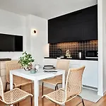 Media Park Aparthotel 4*