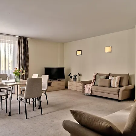 Media Park Aparthotel Warsaw