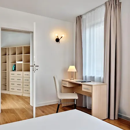 Ξενοδοχείο με διαμερίσματα Media Park 4*