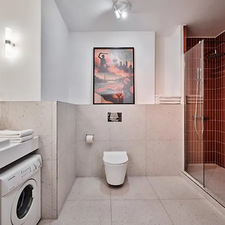 Ξενοδοχείο με διαμερίσματα Media Park 4*